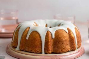 2 Minute Quick Thick Vanilla Glaze for Cakes Frosting And Fettuccine