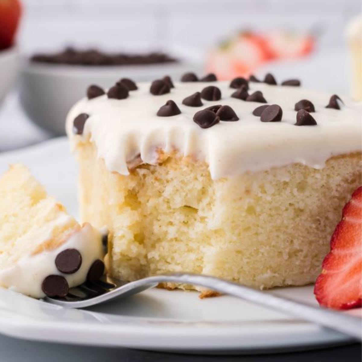 cannoli poke cake recipe