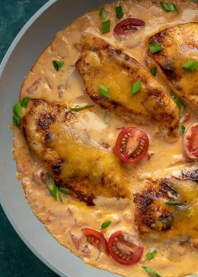 Cheesy Rotel Chicken Maebells