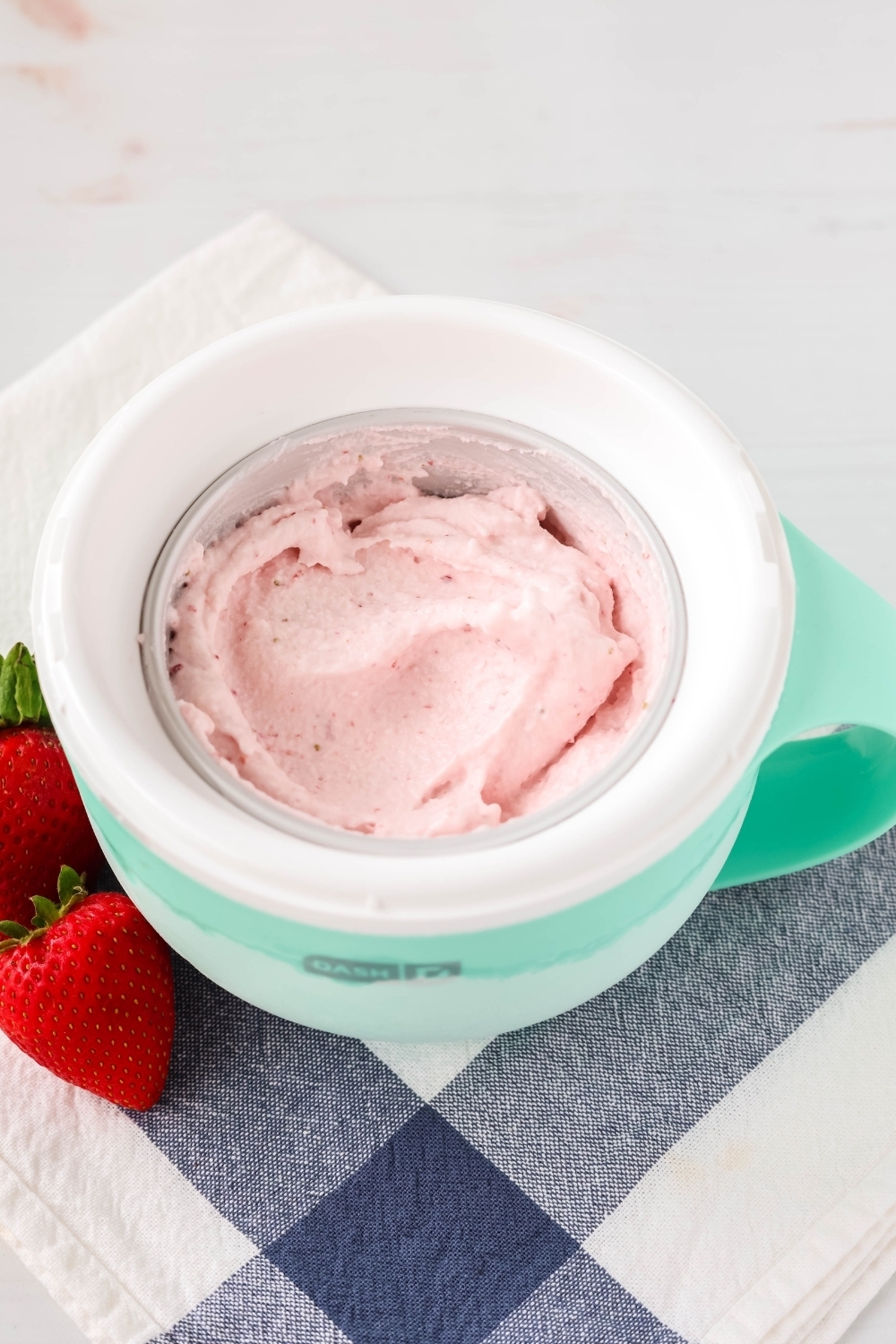 Dash My Mug Strawberry Ice Cream I Dream Of Ice Cream
