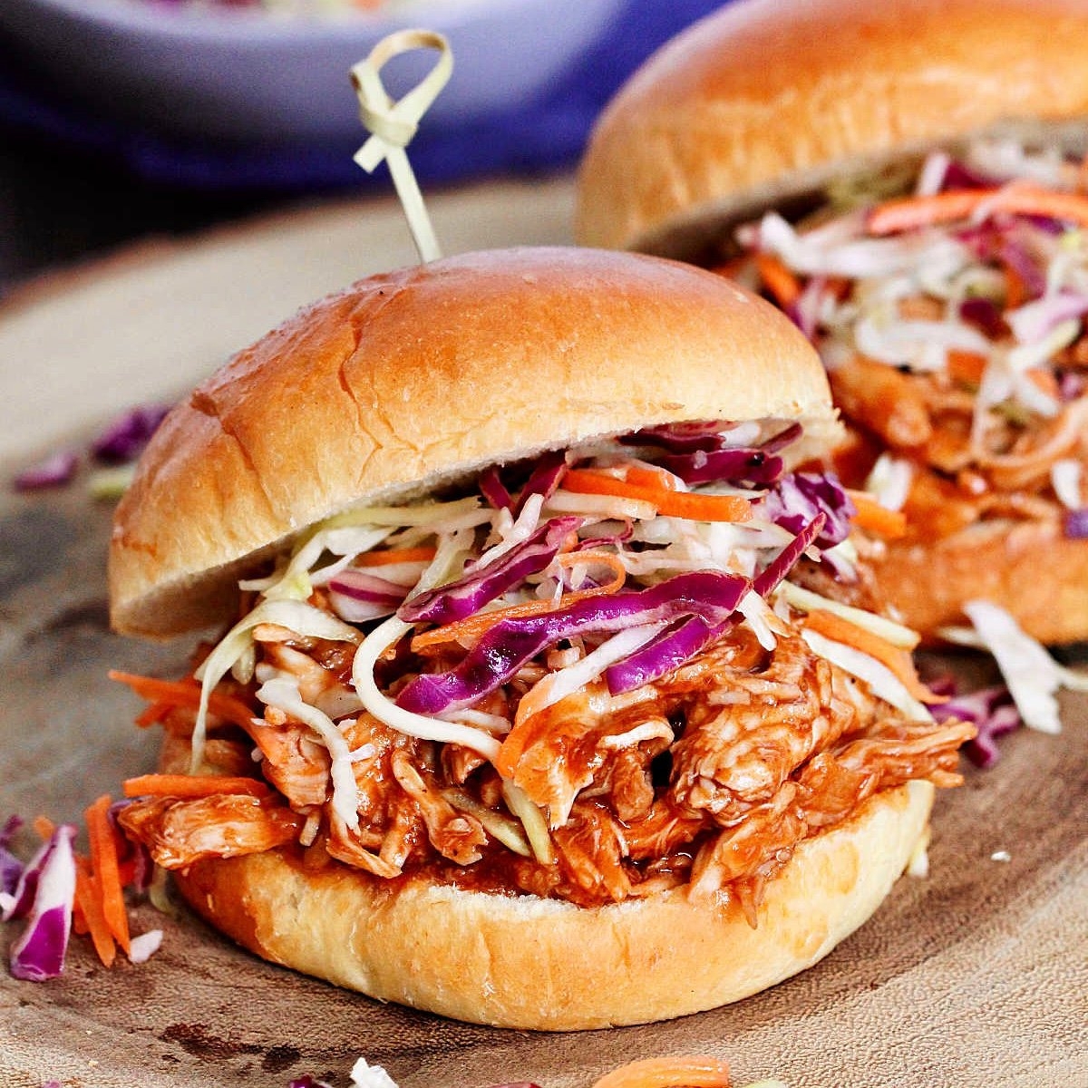 Delicious Slow Cooker BBQ Pulled Chicken Sandwiches