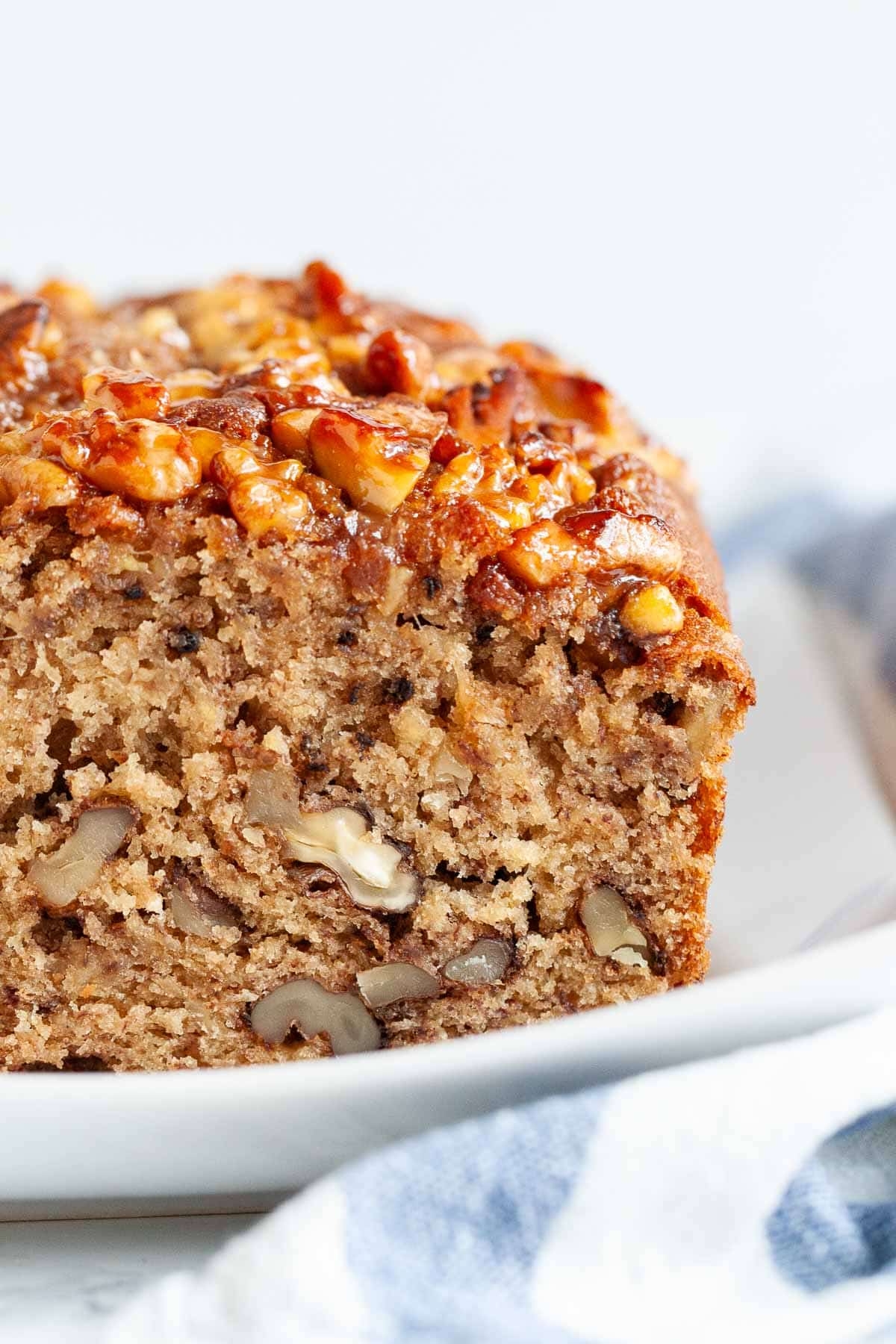 Easy And Moist Banana Nut Bread