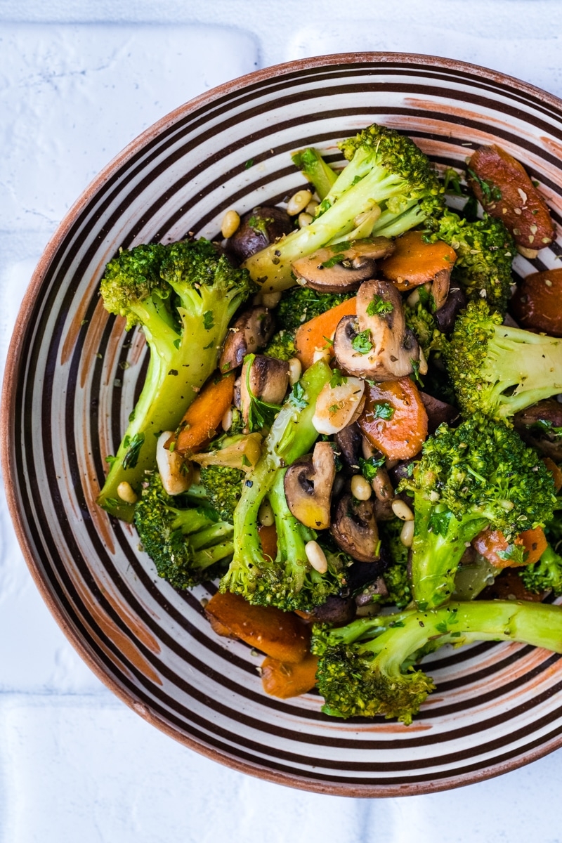 Easy Broccoli And Mushroom Stir Fry With Oregano Mediterranean Style Creative In My Kitchen