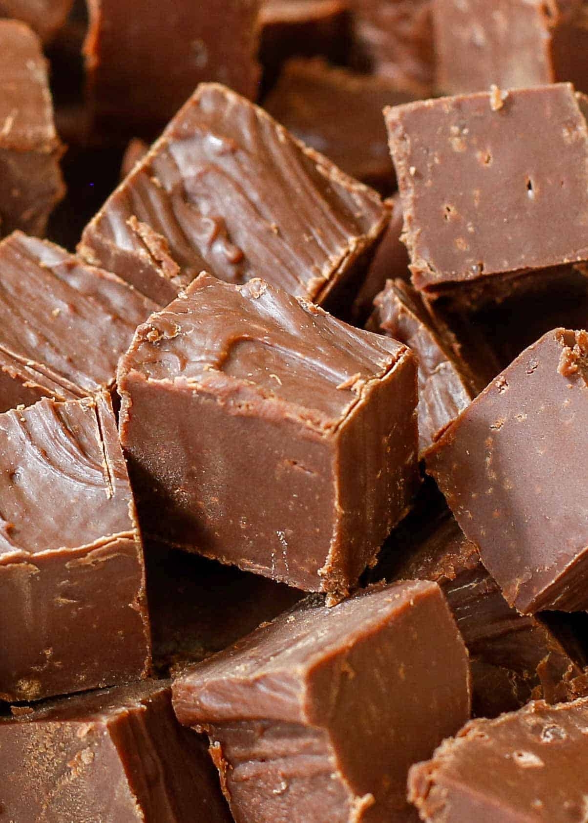 Easy Chocolate Peanut Butter Fudge Easy Chocolate Peanut Butter Fudge