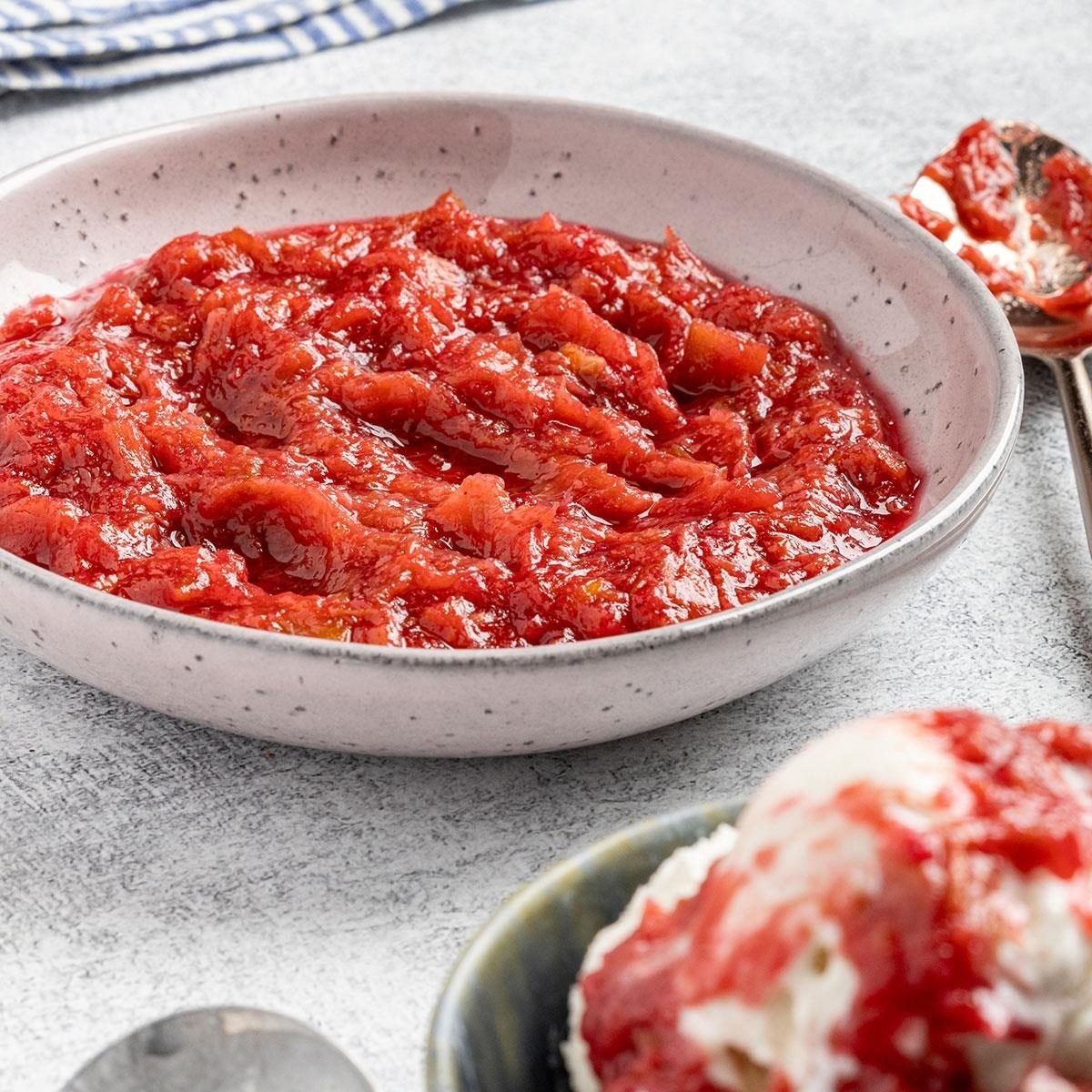 Easy Rhubarb Sauce Recipe