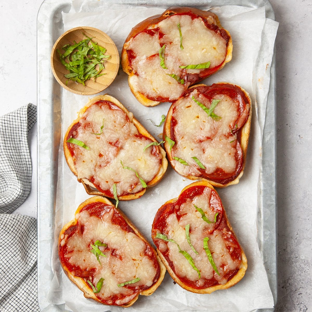 Garlic Bread Pizza Recipe Garlic Bread Pizza Recipe