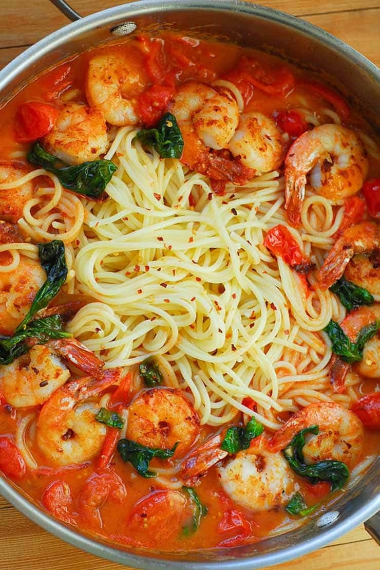 Garlic Shrimp Pasta In Red Wine Tomato Sauce 