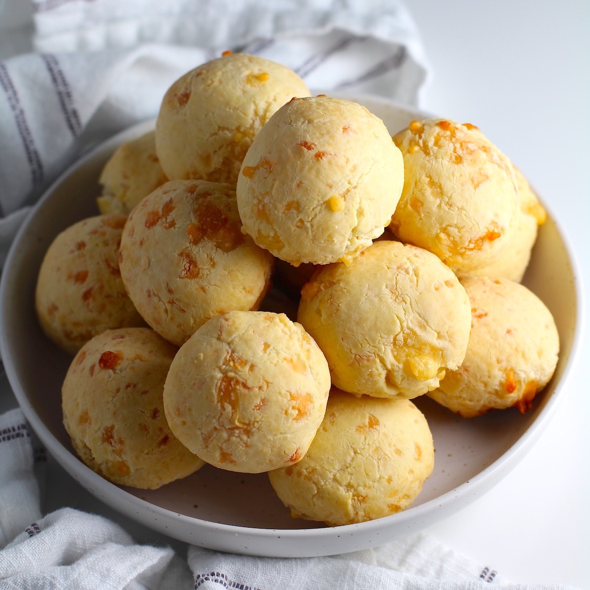 Gluten Free Brazilian Cheese Bread P o De Queijo Easy Brazilian Food