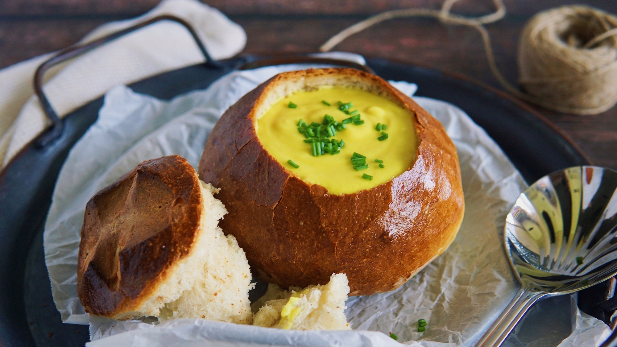 Learn How To Make Your Own Crusty Bread Bowl The Bakeanista