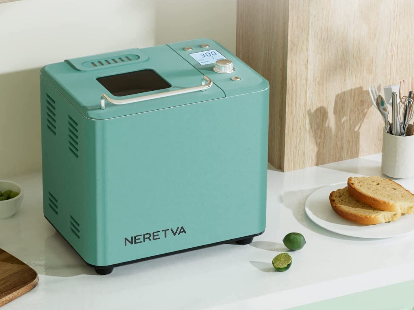 Make Fresh Bread With Just The Touch Of A Button With This Gadget