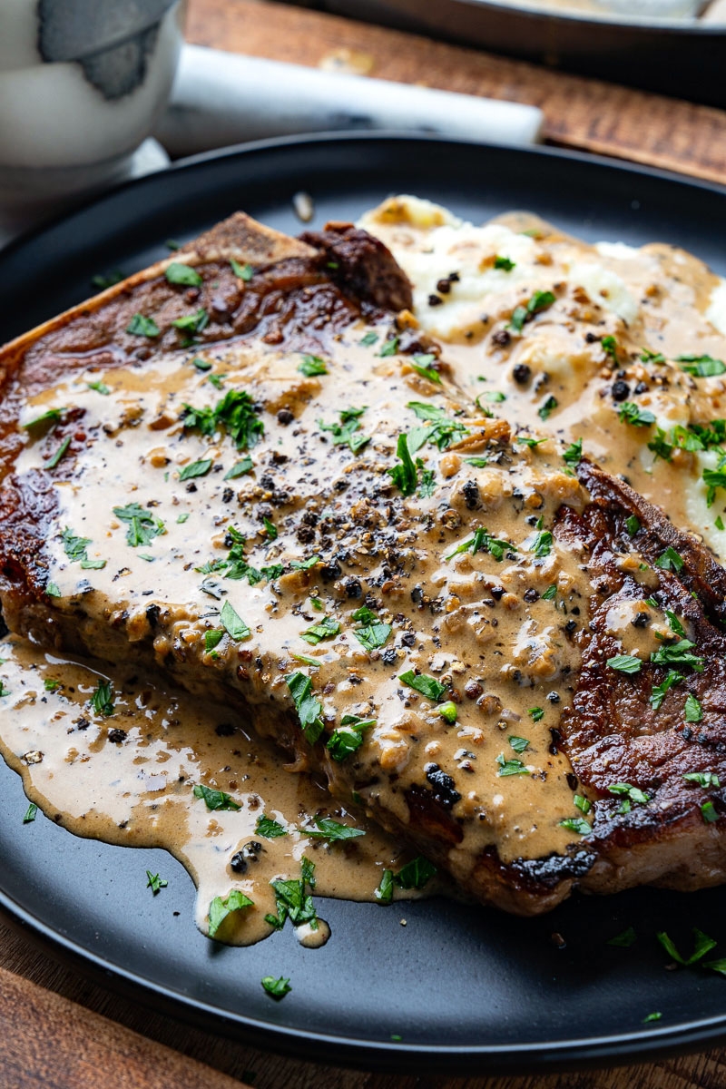 Pan Seared Steak In Creamy Peppercorn Sauce Closet Cooking