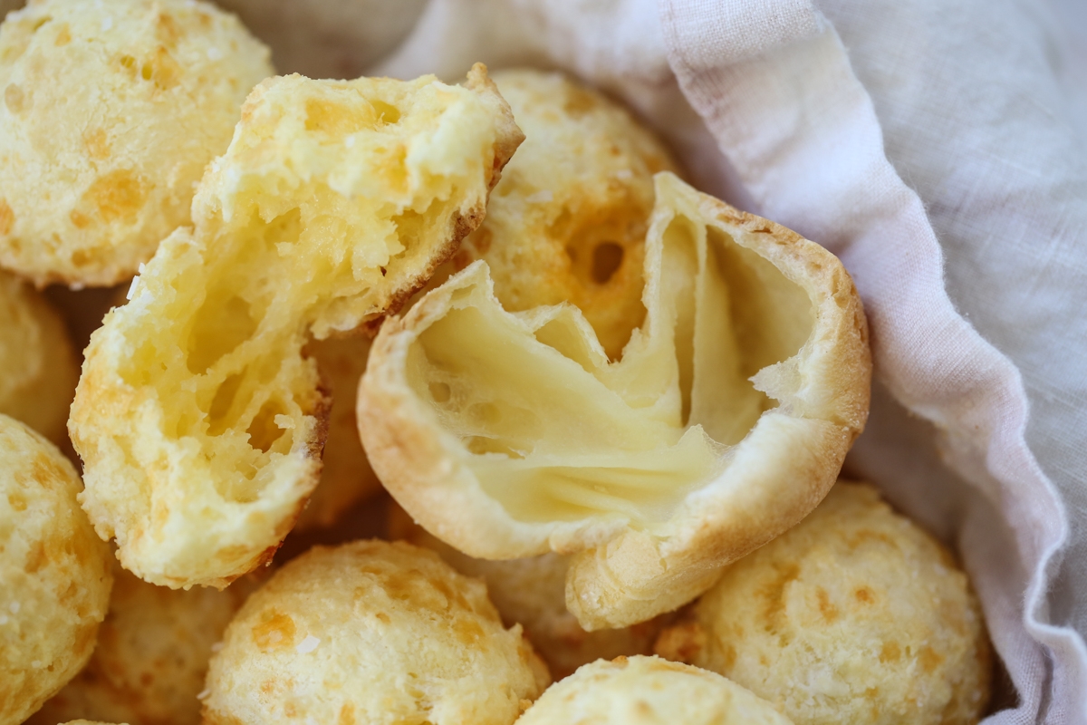 Quick Brazilian Cheese Rolls P o De Queijo Our Best Bites