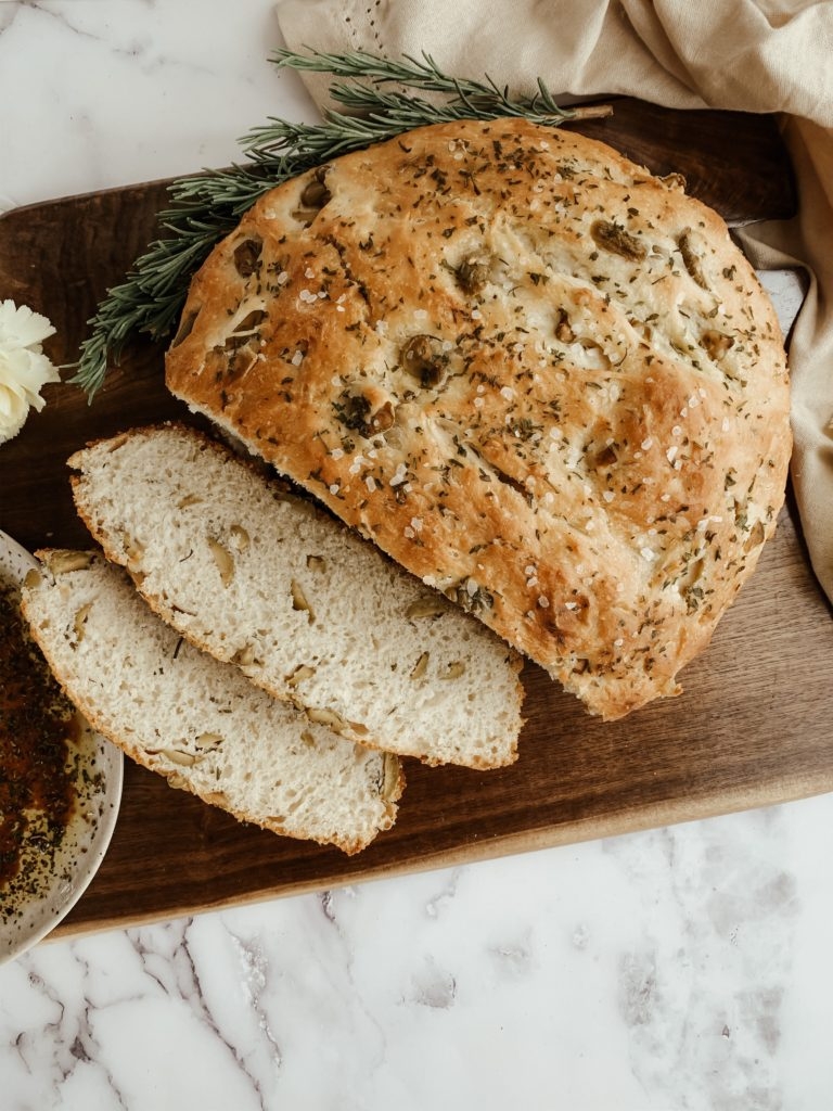 SKILLET ROSEMARY OLIVE BREAD Thecommunalfeast