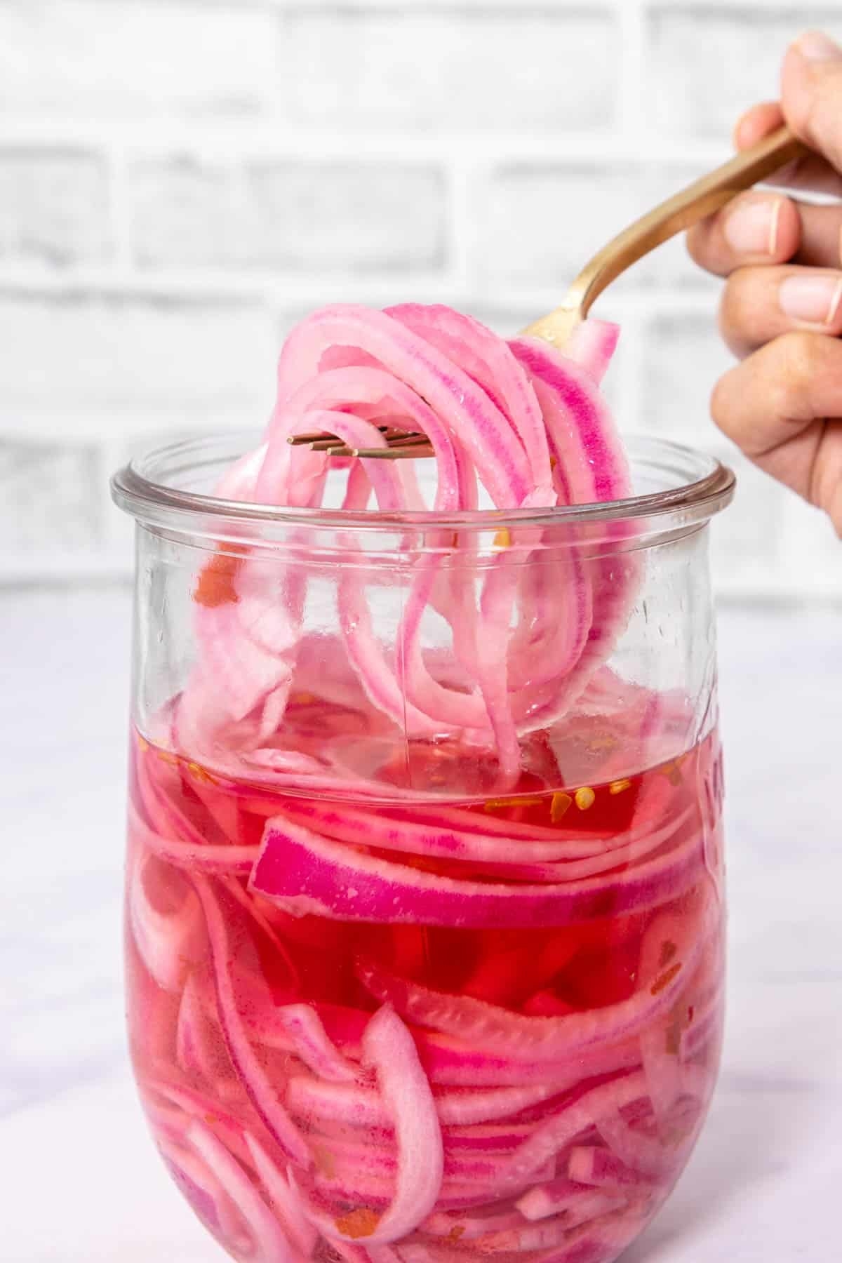 Sweet And Spicy Pickled Onions Quick And Easy Recipe Urban Farmie