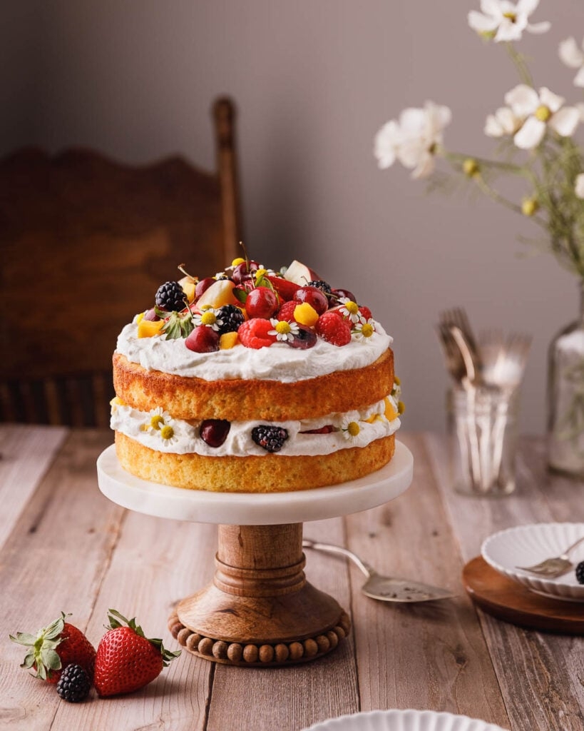The Best Fresh Fruit Cake Recipe with Whipped Cream The Best Fresh Fruit Cake Recipe with Whipped Cream