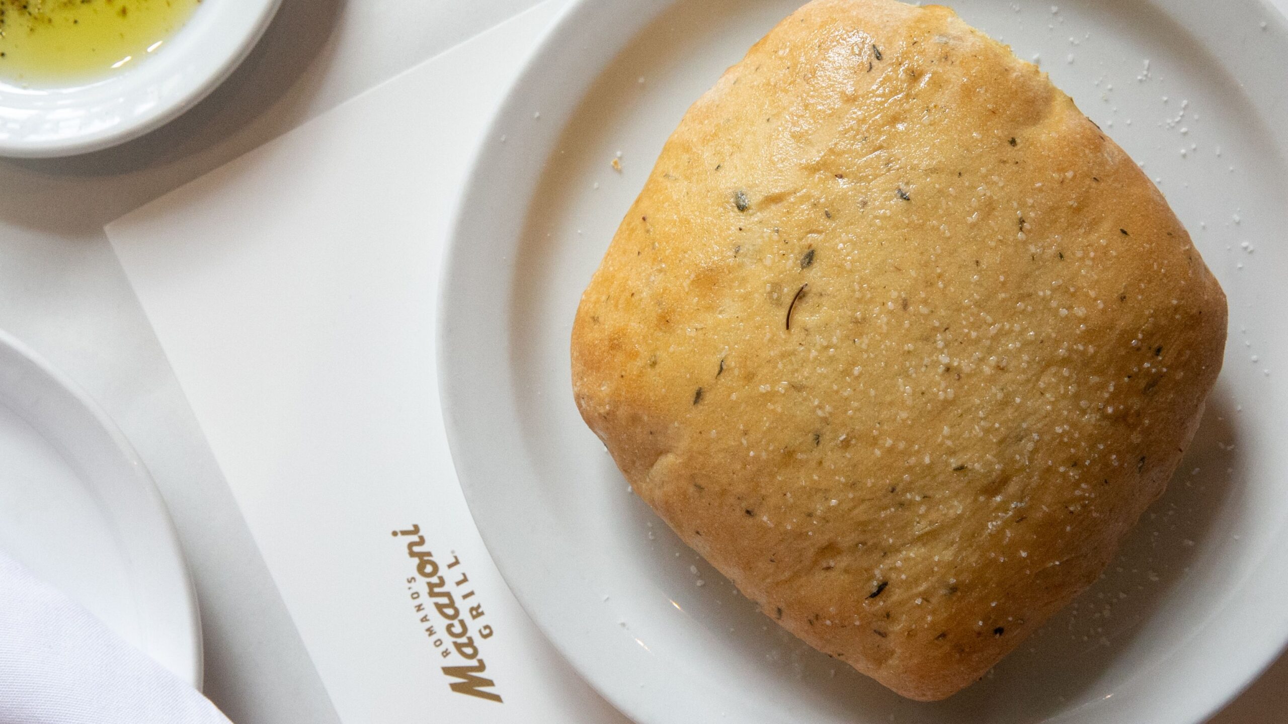 The Incredible Costless Abundance Of Macaroni Grill s Free Bread Bon App tit