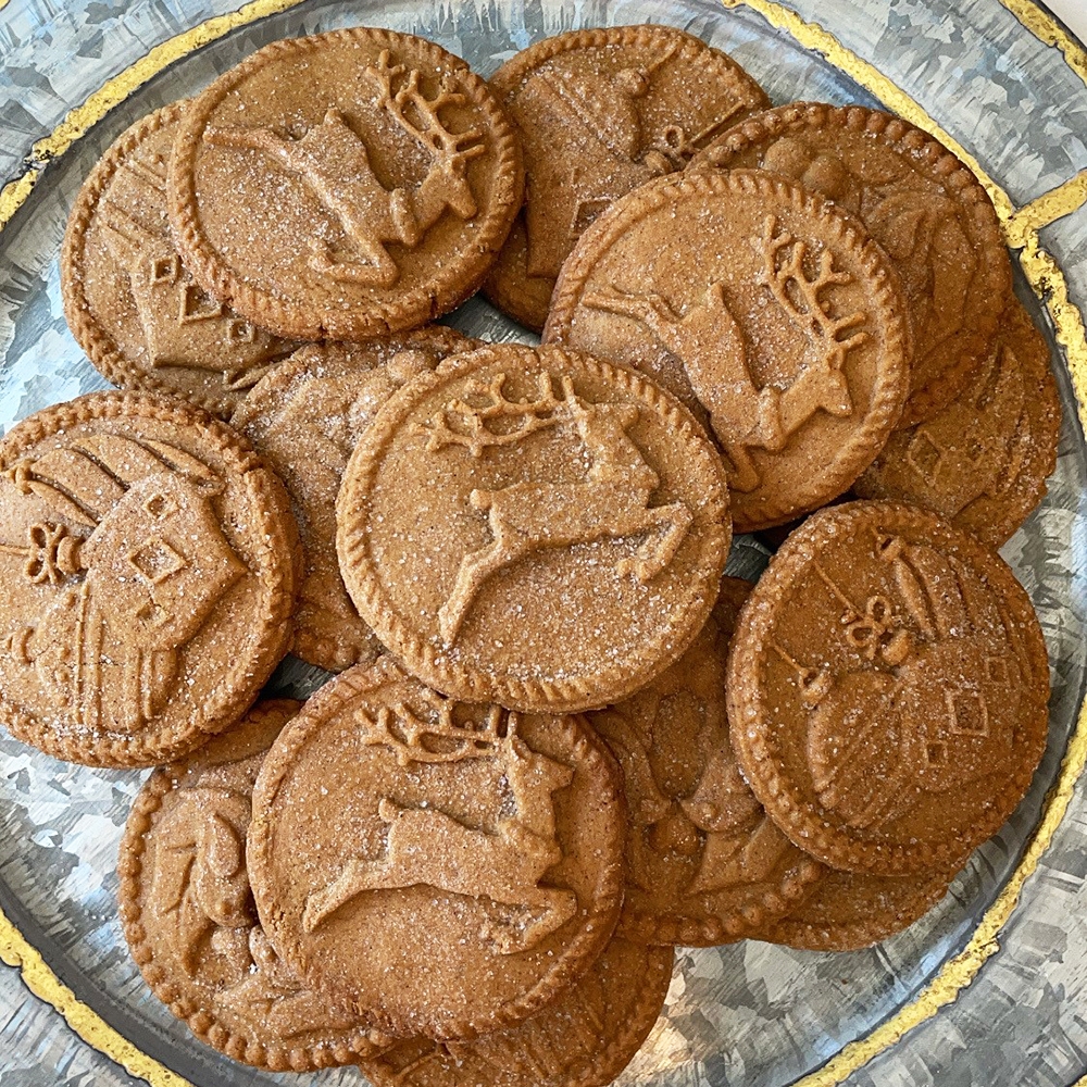 Yuletide Stamped Gingerbread Cookies Nordic Ware